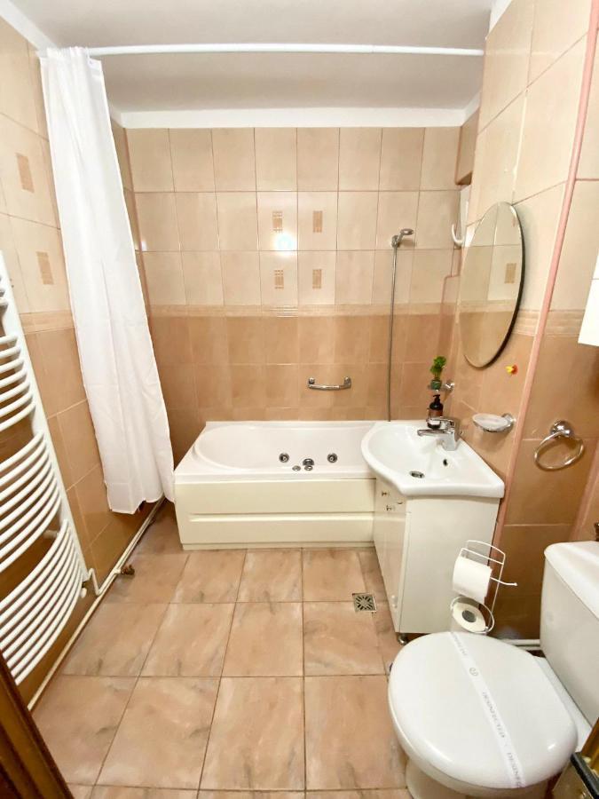 Jad - Familiy 4 Rooms Apartment - Near Forest - Racadau Brasov Exterior photo