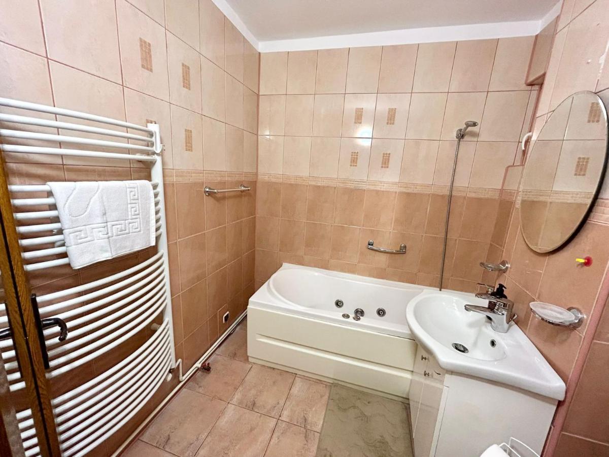 Jad - Familiy 4 Rooms Apartment - Near Forest - Racadau Brasov Exterior photo